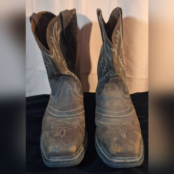 Ariat Other - ARIAT Distressed Brown Western Boots